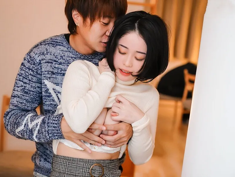 Chồng say xỉn, người vợ vụng trộm bét nhè với bạn học sau bữa tiệc họp lớp tại nhà