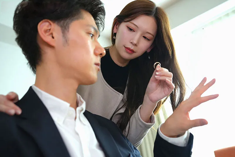 Bà xã đi đi chơi, chồng yêu ở nhà bị nhỏ em cô vợ gạ đụ không trượt phát nào